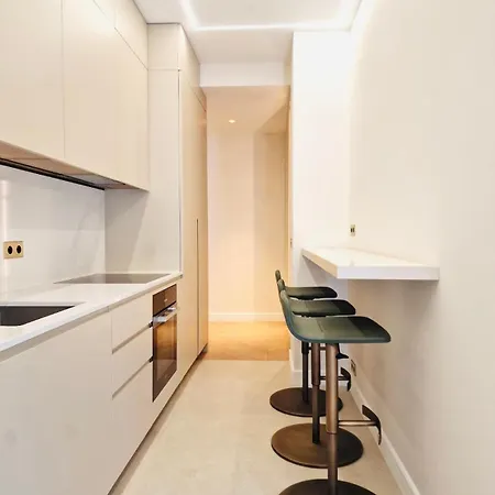 Daire Xgp Track Flat, Up To 14 Guests *